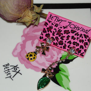 NEW BETSEY JOHNSON FASHION JEWELRY EARRINGS ~PM18